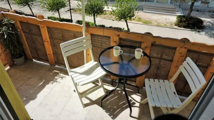 Apartment Megy With Balcony In City Center ซริกเวนิซา ภายนอก รูปภาพ